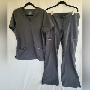 Cherokee Workwear Revolution Large Women's Gray Scrub Set